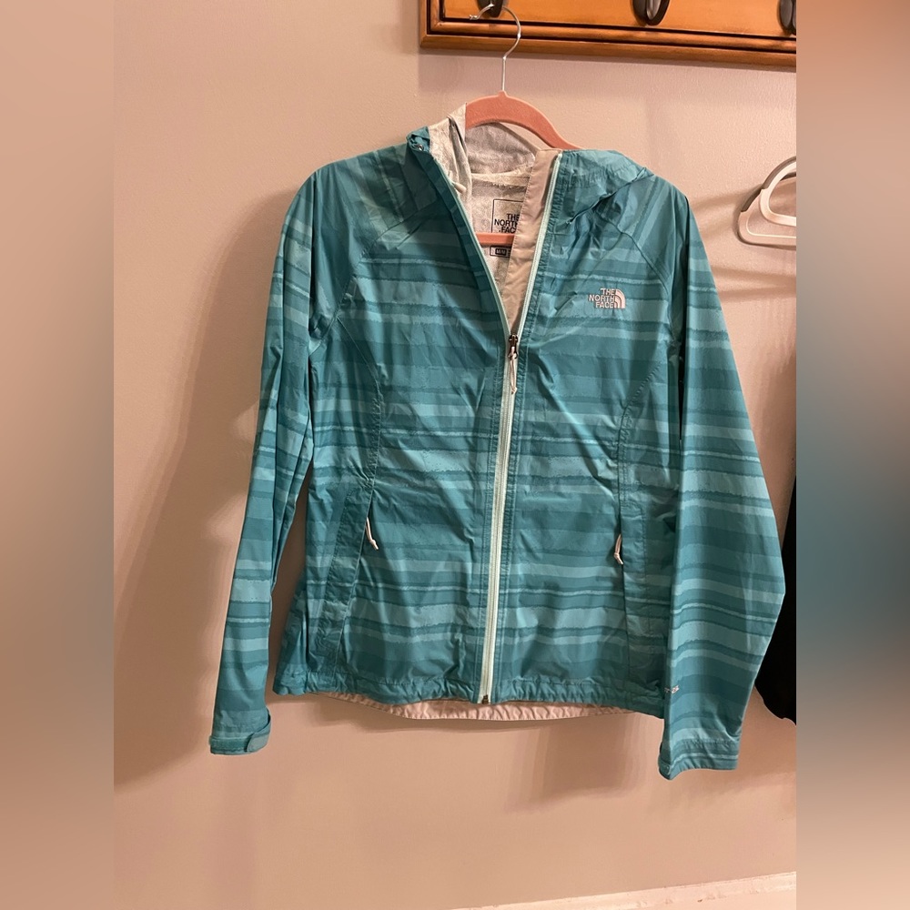 Medium The North Face rain jacket
